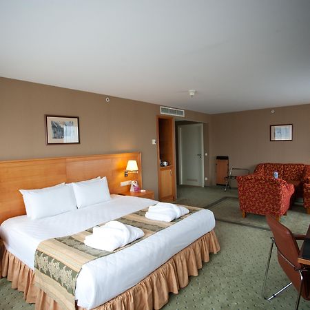 Vilnius Park Plaza Hotel, Restaurant & Terrace, Panorama Bar, Conference & Banquet Center Bagian luar foto