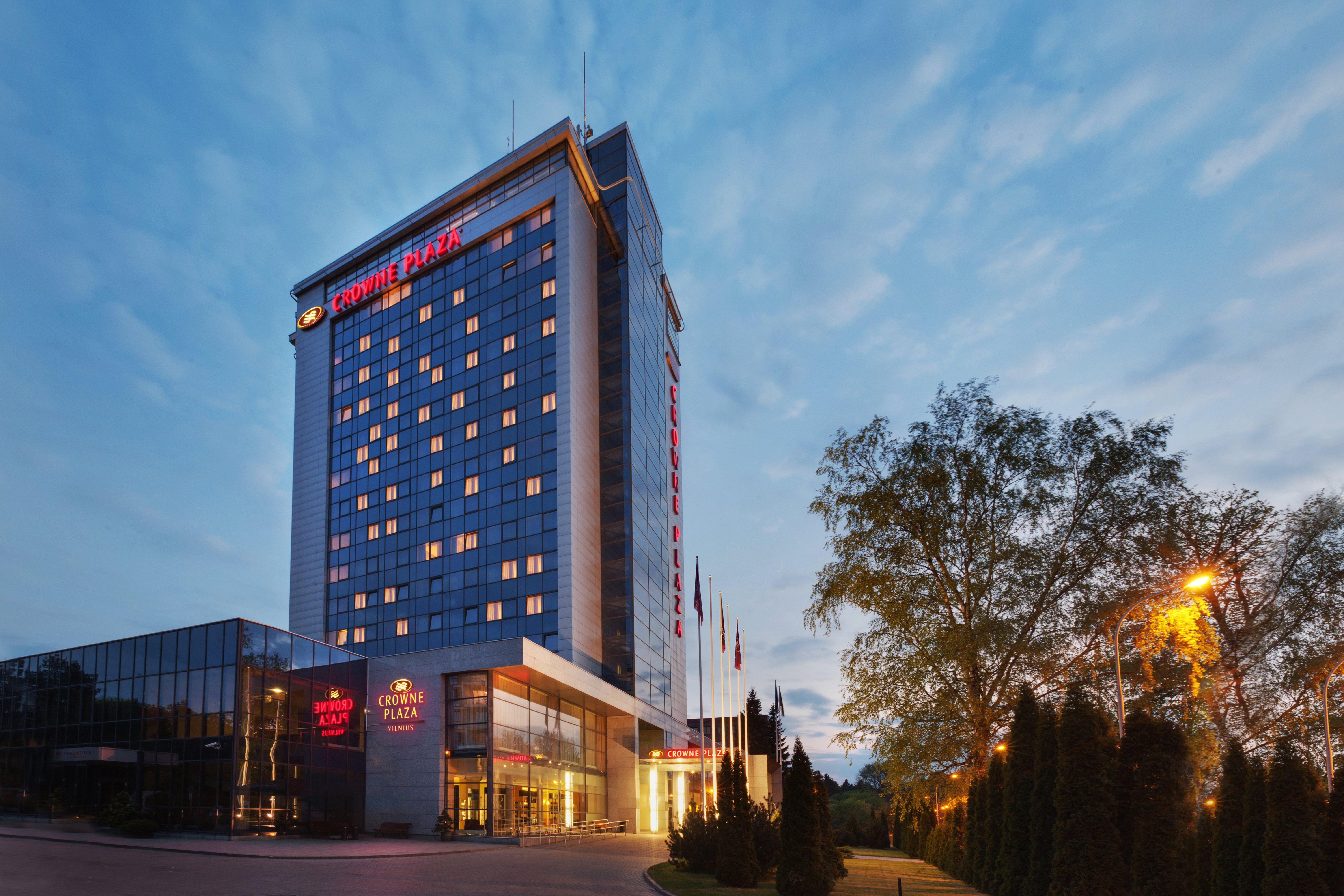 Vilnius Park Plaza Hotel, Restaurant & Terrace, Panorama Bar, Conference & Banquet Center Bagian luar foto