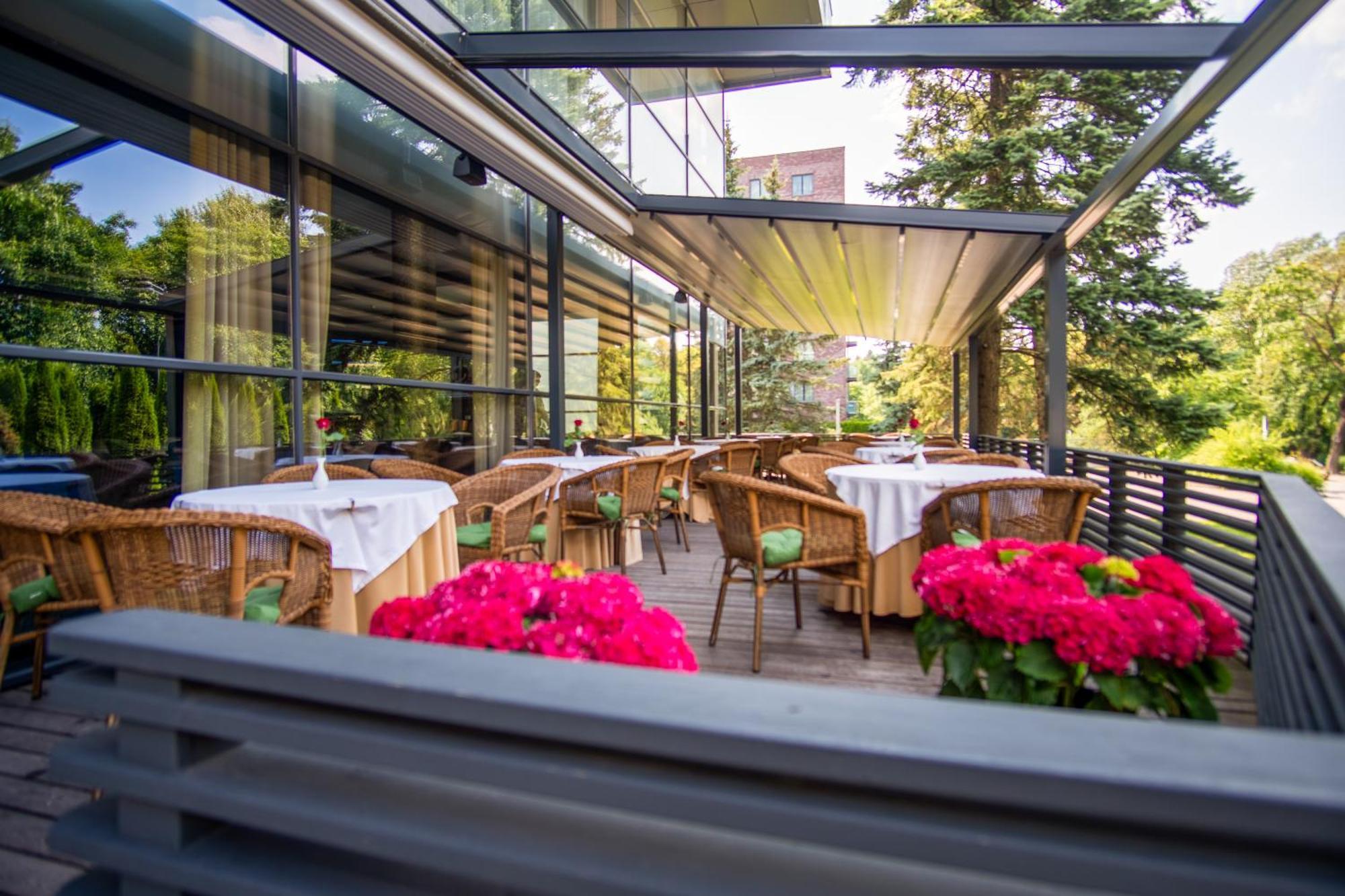 Vilnius Park Plaza Hotel, Restaurant & Terrace, Panorama Bar, Conference & Banquet Center Bagian luar foto