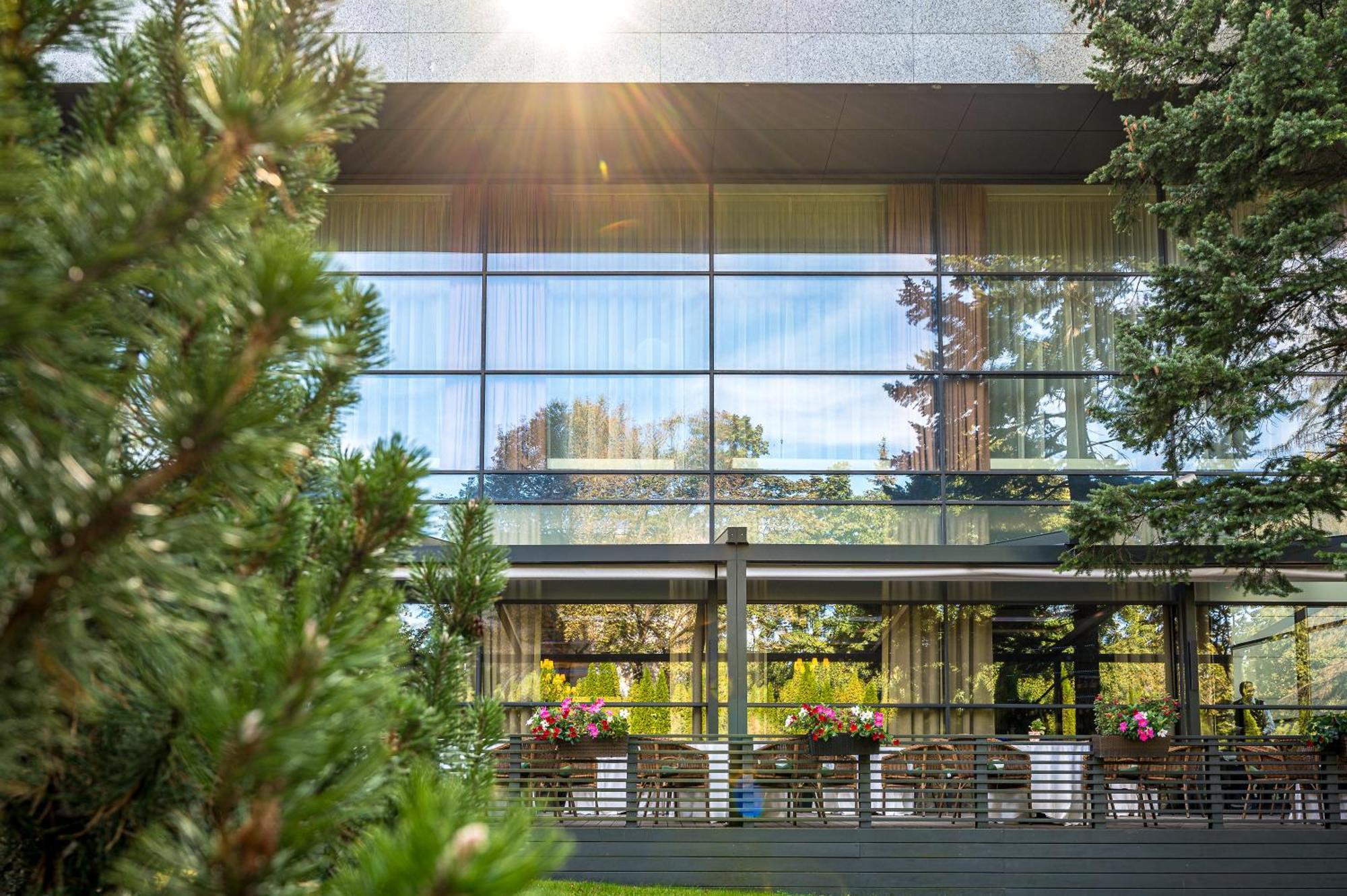 Vilnius Park Plaza Hotel, Restaurant & Terrace, Panorama Bar, Conference & Banquet Center Bagian luar foto